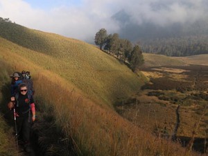 Upacara 17 Agustus di Puncak Semeru Dilarang!