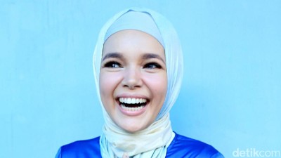 Dewi Sandra Cantik Banget Sih!