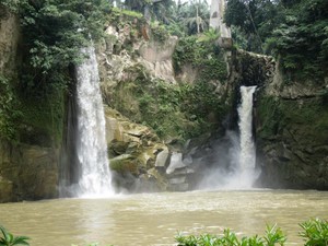 Destinasi di Simalungun yang Punya 10 Air Terjun Memesona