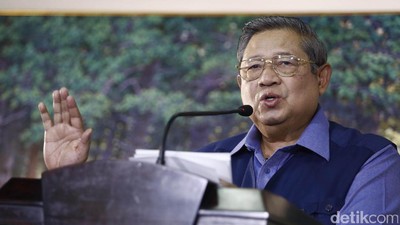 SBY Tanggapi Sejumlah Isu di Cikeas