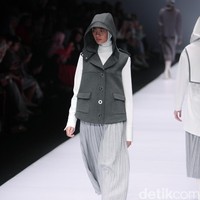 Busana Karya Desainer Rani Hatta mengangkat tema Spring/Summer 2017 Jakarta Fashion Week 2017. Senayan City. Jakarta. [Foto: Mohammad Abduh/Wolipop]
