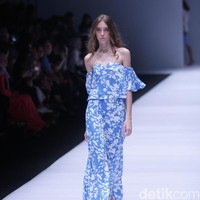 Koleksi dari Label brand Paulina Katarina mengangkat tema Wandertlust Jakarta Fashion Week 2017. di Senayan City. Jakarta. [Foto: Mohammad Abduh/Wolipop]