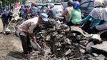 Trotoar Jalan Dewi Sartika Diperlebar