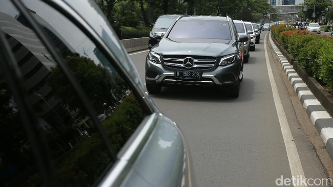 Menguji Mercy GLC 250, Si Mewah nan Tangguh