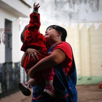 Kisah Inspirarif Noelia, Guru Down Syndrome Pertama di Argentina