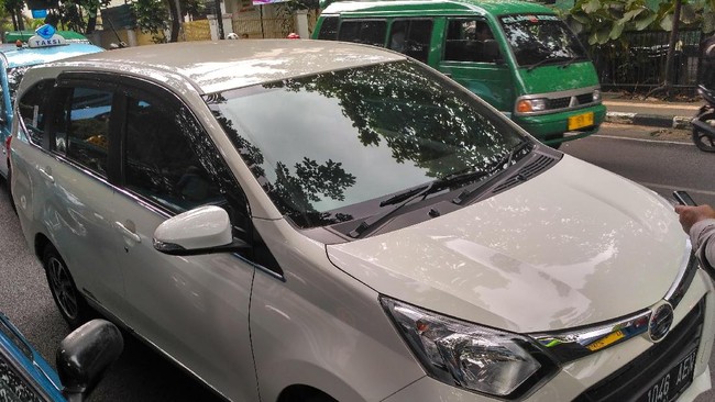 Jurus Baru Kemenhub Atur Taksi Online
