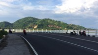 Foto: Kalau mau, traveler dapat berhenti di tepian sejenak buat menikmati pemandangan yang ada. View-nya dijamin bikin betah! (Ahmad Masaul Khoiri/detikTravel)