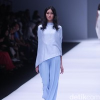 Koleksi dari Label brand Paulina Katarina mengangkat tema Wandertlust Jakarta Fashion Week 2017. di Senayan City. Jakarta. [Foto: Mohammad Abduh/Wolipop]
