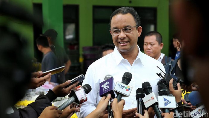 Bertemu Anak Putus Sekolah di Tanah Tinggi, Anies Jelaskan KJP Plus