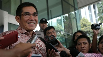 Mantan Ketua MK Hamdan Zoelva Diperiksa KPK