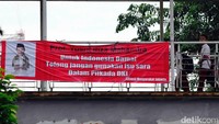 Aliansi Masyarakat Jakarta yang berusaha menginginkan pilkada DKI Jakarta yang berjalan dengan aman dan damai.