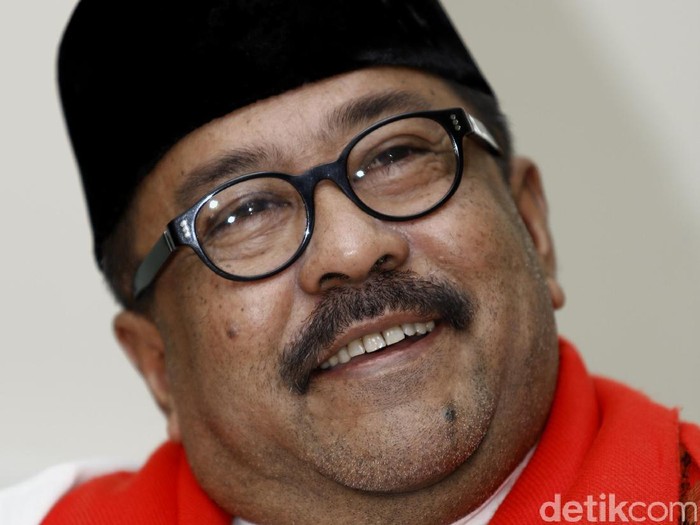 Happy dan Jalan Kaki, Rahasia Rano Si Doel Karno Jaga Kebugaran Tubuh