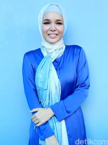 Dewi Sandra Ajak Wanita Inspiratif Indonesia Pergi Umrah