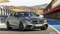 Berkat teknologi inovatifnya, Mercy mengangkat performa E-Class ke level yang lebih tinggi.  Foto: Mercedes-AMG