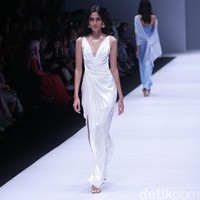 Koleksi dari Label brand Paulina Katarina mengangkat tema Wandertlust Jakarta Fashion Week 2017. di Senayan City. Jakarta. [Foto: Mohammad Abduh/Wolipop]