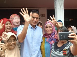 Janji Sandiaga dalam 90 Hari: Berenang di Kepulauan Seribu