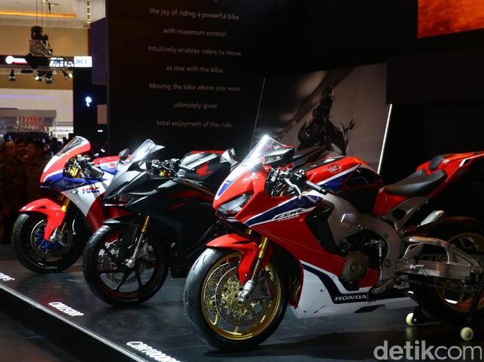 Honda Pamerkan Africa Twin, Monkey dan CBR1000RR Fireblade SP