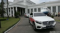 SUV kelas premium ini menggunakan transmisi baru 9G-Tronic yang diklaim menjadi transmisi 9-percepatan otomatis pertama dengan tambahan konversi torsi hidrodinamis.