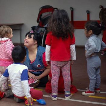 Kisah Inspirarif Noelia, Guru Down Syndrome Pertama di Argentina