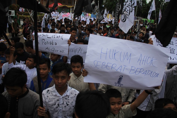 Di Cirebon, Ribuan Orang Demo Soal Ahok