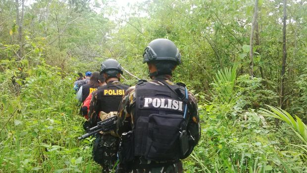 Pasukan Gabungan Bersenjata Cari Ladang Ganja di Aceh