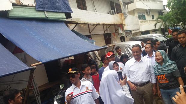 Janji Anies Baswedan ke PKL: Kami Tak Ingin Menggusur Tapi Menata