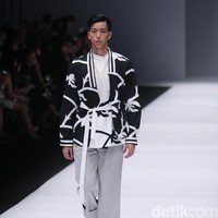 Bateeq by Michelle Tjokrosaputro. mengangkat tema Catena di Jakarta Fashion Week 2017. Senayan City. Jakarta. [Foto: Mohammad Abduh/Wolipop]
