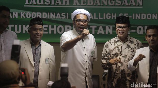 Ali Mochtar Ngabalin bersama Badan Koordinasi Mubaligh Indonesia.