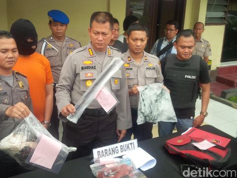  Polisi merilis kasus pencurian dengan kekerasan di Mapolrestabes Medan, Kamis (3/11/2016)