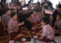 Toleransi sejak Dini, Siswa 5 Agama di Purwakarta Berbaur Makan Bersama