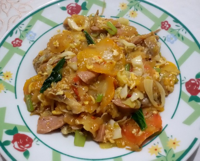 Huah-huah! Enaknya Jajan Mie Instan dan Seblak yang Pedas Menyengat!