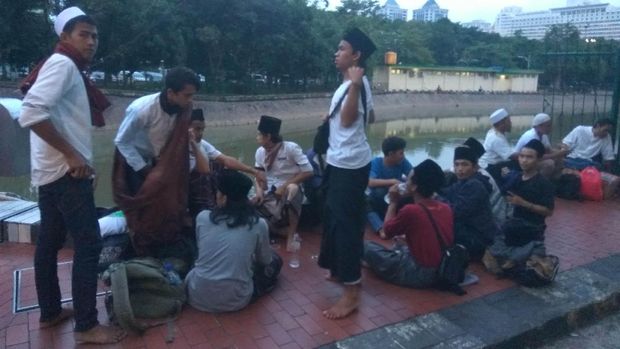 Jelang Demo 4 November, Logistik Mulai Berdatangan di Masjid Istiqlal