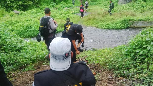 Pasukan Gabungan Bersenjata Cari Ladang Ganja di Aceh