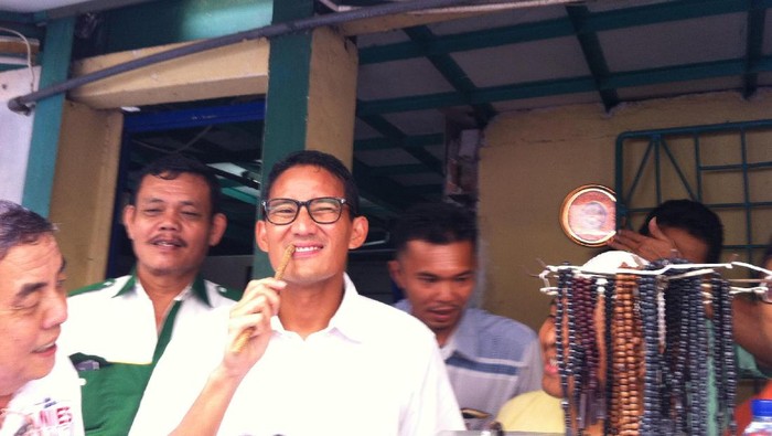 Sandiaga Beli Siwak Saat Keliling Mangga Dua: Ini Dianjurkan