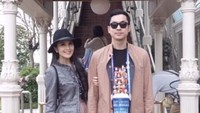 Ia lebih muda dua tahun dari Sandra Dewi. (Dok. Instagram/sandradewi88)