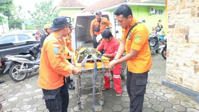 Petani di Kendal Tewas Dihantam Air Bah Saat Menyeberang Sungai
