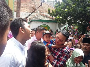 Reaksi Ahok saat Ditanya Warga Pejaten Timur soal Dugaan Menistakan Agama