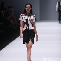 Bateeq by Michelle Tjokrosaputro. mengangkat tema Catena di Jakarta Fashion Week 2017. Senayan City. Jakarta. [Foto: Mohammad Abduh/Wolipop]