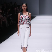 Bateeq by Michelle Tjokrosaputro. mengangkat tema Catena di Jakarta Fashion Week 2017. Senayan City. Jakarta. [Foto: Mohammad Abduh/Wolipop]