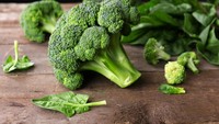 Satu mangkuk brokoli mengandung 30 kalori. Tidak hanya itu, brokoli juga tinggi kandungan serat dan polyphenol, jenis antioksidan yang mampu menyerap radikal bebas di tubuh Anda. (Foto: Thinkstock)