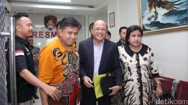 Onky Alexander Resmi Bercerai, Anji vs Fans Aliando