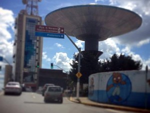 Pemburu Alien di Brasil Ngumpulnya di Menara UFO