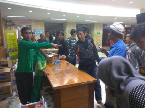 Jelang Demo 4 November, Logistik Mulai Berdatangan di Masjid Istiqlal