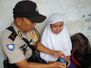Anak SD Ini Didatangi Wanita Misterius, Perhiasan Emas Dibawa Kabur