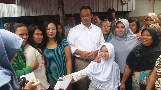 Janji Anies Baswedan ke PKL: Kami Tak Ingin Menggusur Tapi Menata