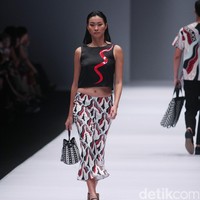 Bateeq by Michelle Tjokrosaputro. mengangkat tema Catena di Jakarta Fashion Week 2017. Senayan City. Jakarta. [Foto: Mohammad Abduh/Wolipop]