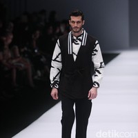 Bateeq by Michelle Tjokrosaputro. mengangkat tema Catena di Jakarta Fashion Week 2017. Senayan City. Jakarta. [Foto: Mohammad Abduh/Wolipop]