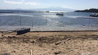 Mengawali perjalanan ke Pulau Sumbawa harus menempuh perjalanan sekitar 2 jam untuk mencapai Pelabuhan Kayangan di Lombok Timur. Siap-siap melihat pantai yang indah di jalan (Masaul/detikTravel)