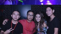Penampilan dara kelahiran 10 Juli 1988 itu saat tampil di Samarinda. (Dok. Instagram/aurelie.hermansyah)