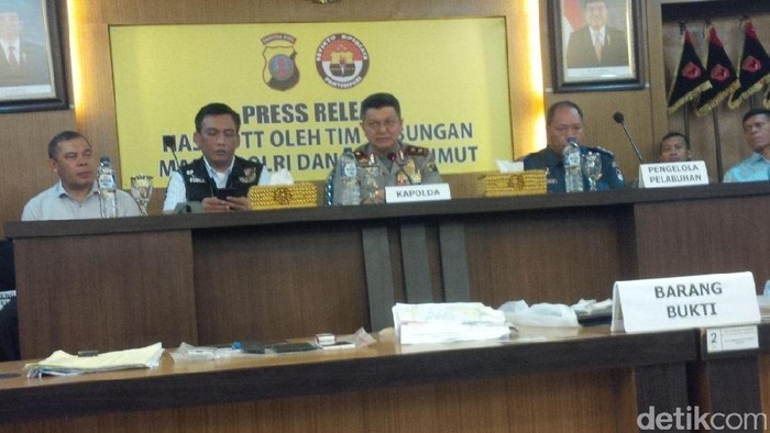 3 Tersangka Pungli di Pelabuhan Belawan Dibawa Ke Mako Brimob Kelapa Dua